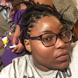 Meet your Posher, Brittney